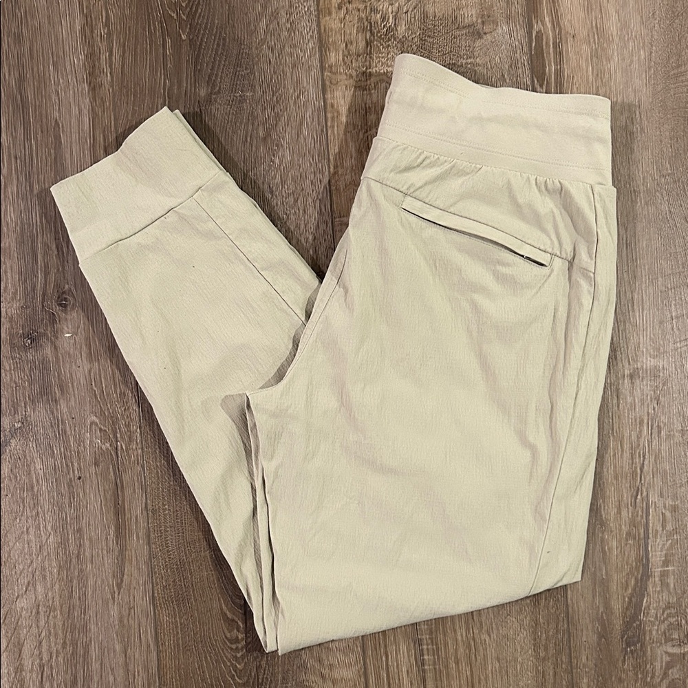 Like new - ATHLETA Trekkie North Jogger Pants in Tan - Picture 9 of 15